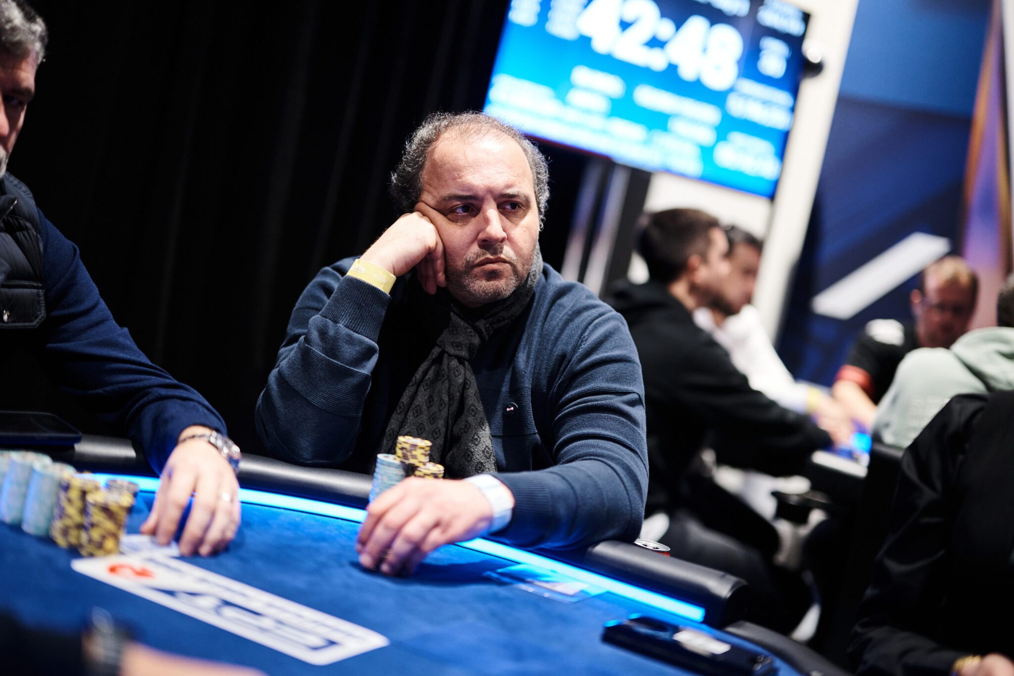 Enis Rouissi chipleader de la table finale - Blog PokerStars