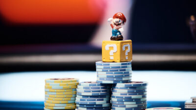 Jetons poker et boîte à bonus Mario